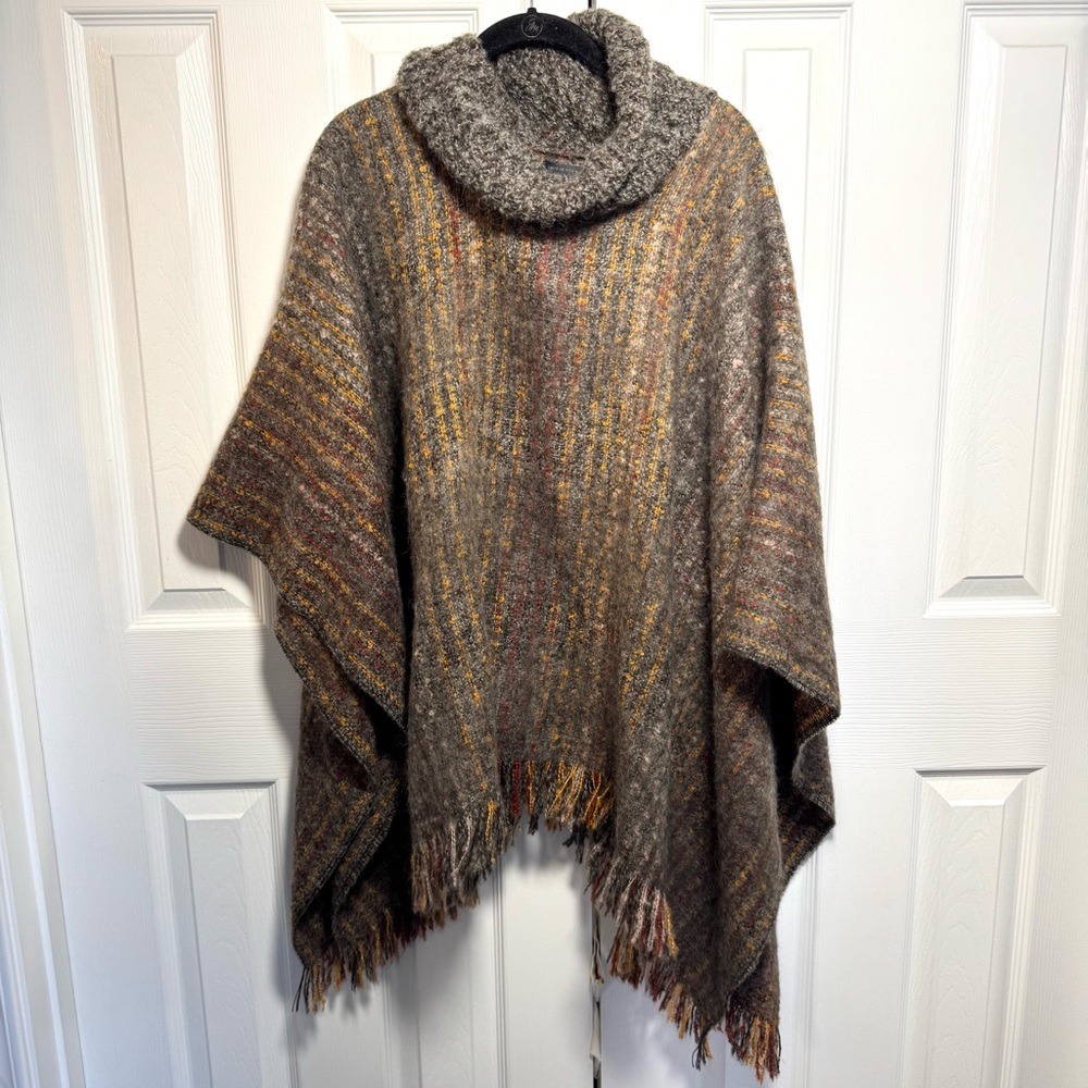 Guillaume De Mons Paris Poncho